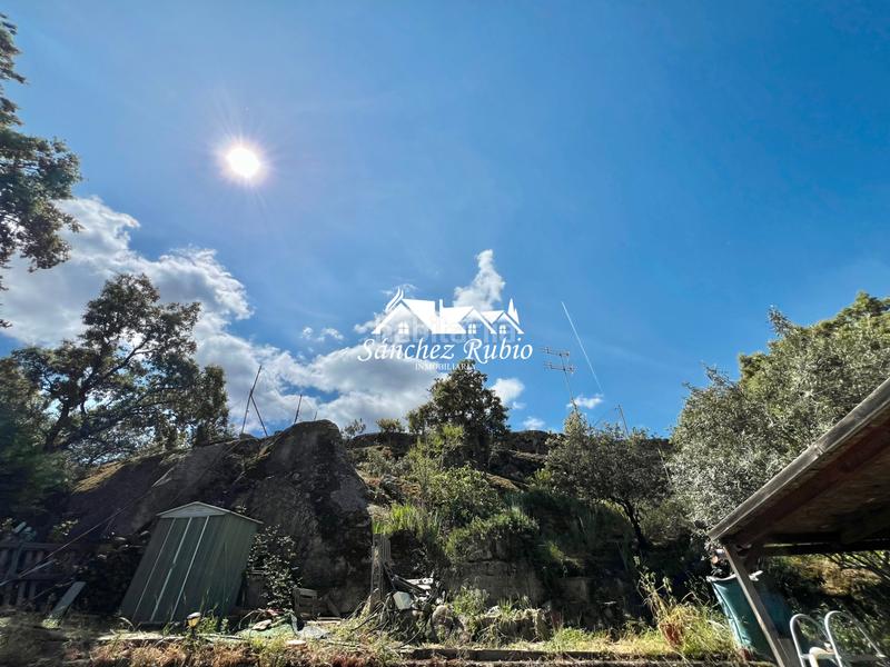 Foto db4e746b-6215-430d-8e28-e1c898c389a6. Casa aparellada a calle zarrazin 7 a Hoyo de Manzanares