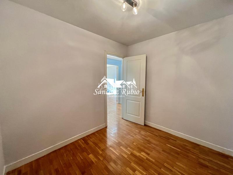Foto 3b082d25-8086-49be-a4ea-e5cad3a69365. Location appartement avec chauffage parking piscine dans Torrelodones
