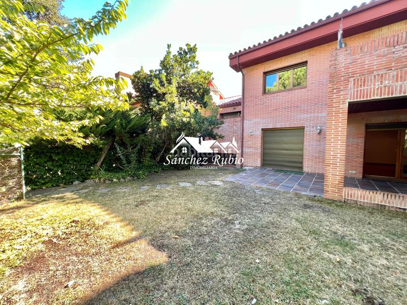 Foto ee9faeba-0893-4bfb-b82e-bbc0254ba185. Affitto casa a schiera in calle daniel jiménez 5 in Torrelodones