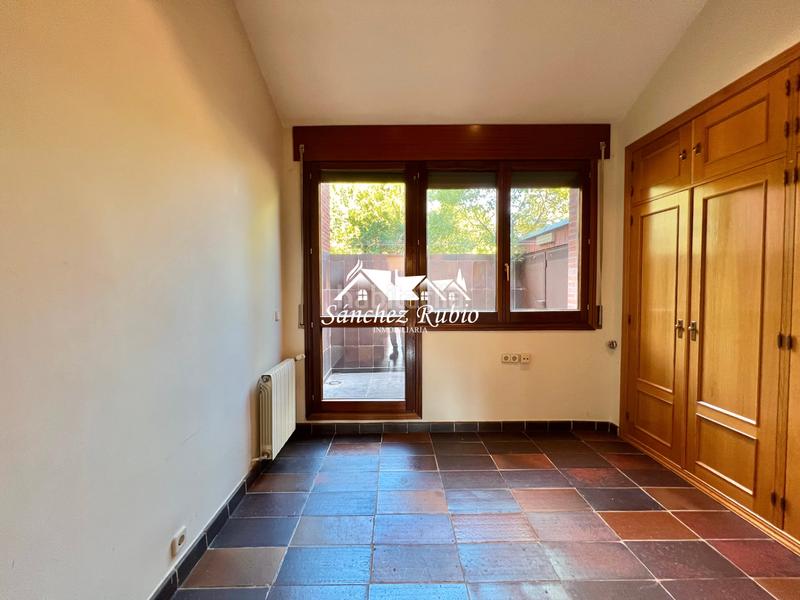 Foto 8b7476b2-9602-4eb5-81d5-e93fd1726950. Alquiler casa adosada en calle daniel jiménez 5 chalet adosado centro en Torrelodones