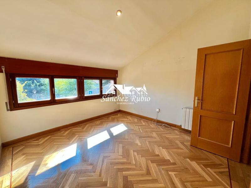 Foto 8deba4f6-39ad-44c8-bd45-4fcdb3eaf632. Alquiler casa adosada en calle daniel jiménez 5 chalet adosado centro en Torrelodones