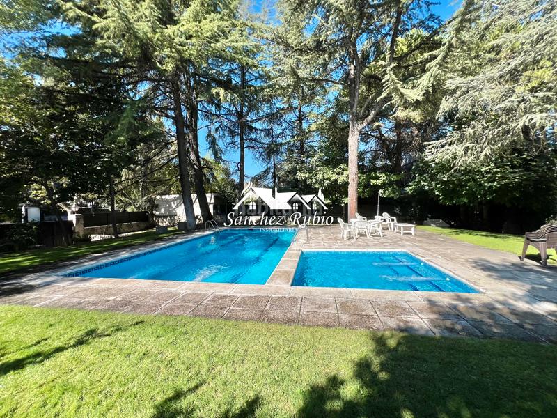 Foto f8dd077f-f943-4662-8ca4-799f0bfaa3b8. Lloguer casa adossada a calle daniel jiménez 5 a Torrelodones