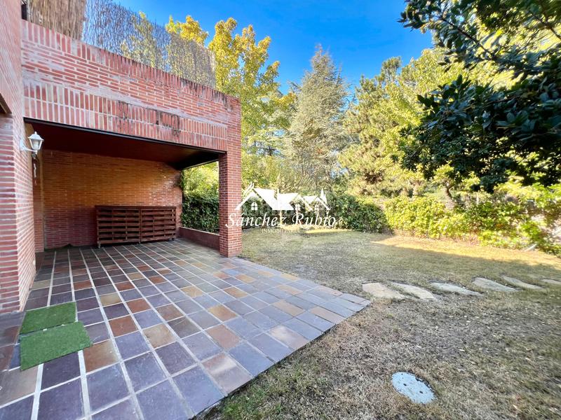 Foto 8f390fff-d49b-41e9-a0d4-164cf02193d8. Location maison jumelée dans calle daniel jiménez 5 dans Torrelodones