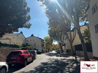 Alquiler Parking coche en Calle flor de lis 13. Gran cochera urb. flor de lis