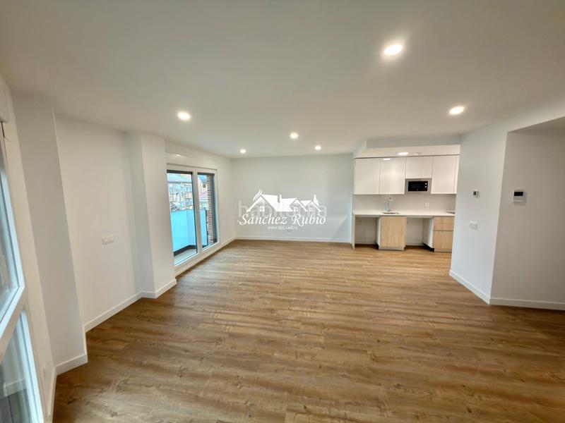 Foto f200714c-ed27-48ab-852f-d6cde221d3d4. Affitto duplex in calle de las matas 1 in Casa Amarilla Galapagar