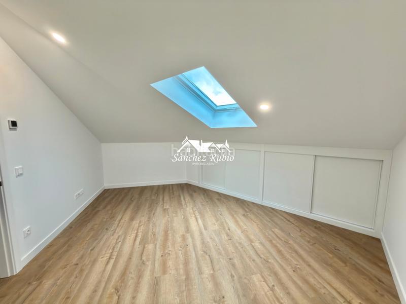 Foto fe131ce3-d35f-4998-af5b-90a12977aaf9. Location duplex dans calle de las matas 1 dans Casa Amarilla Galapagar