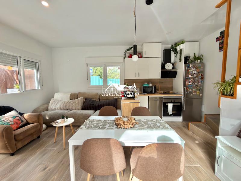 Foto 47fe249a-0a61-46da-bf8e-780460c11d80. Haus in calle principal 20 in Casa Amarilla Galapagar