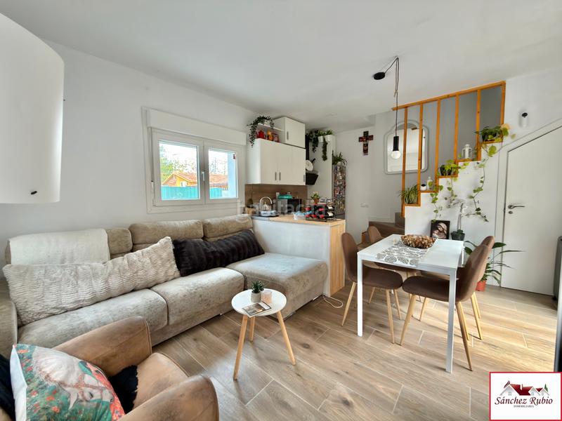 Foto aeb03305-4234-4b9d-a498-c5da547e995d. Haus in calle principal 20 in Casa Amarilla Galapagar