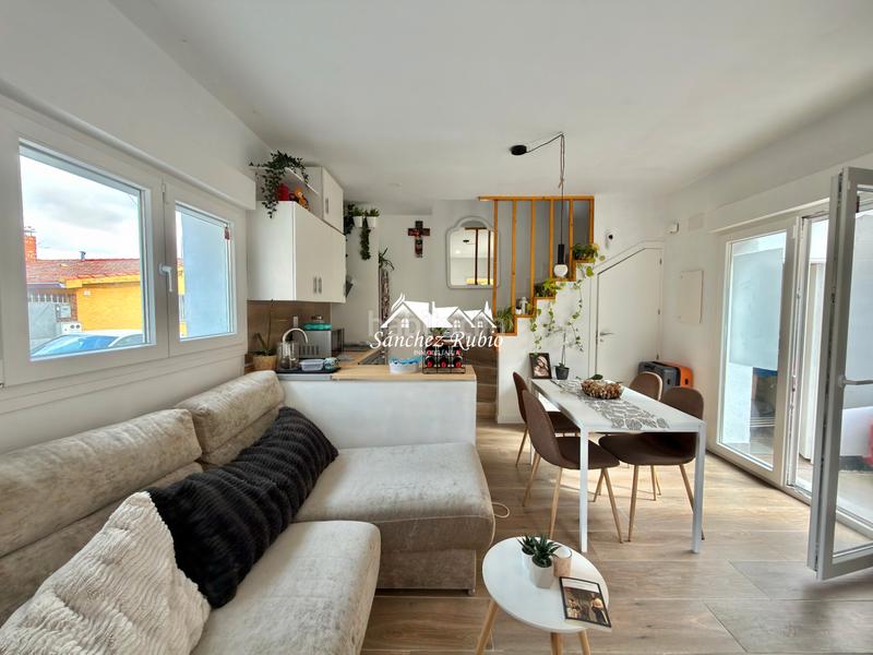 Foto d5edd601-abcb-4631-a1fd-e571a1dcce4d. Haus in calle principal 20 in Casa Amarilla Galapagar