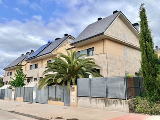 Casa adosada  Avenida de torrelodones 1. Adosado reformado en torrelodones colonia
