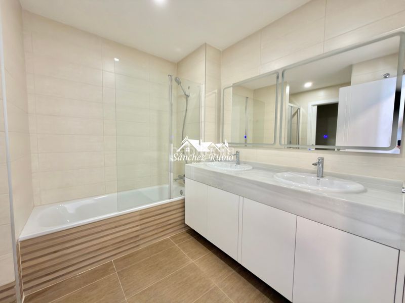 Foto 6be21c8a-581a-4407-9300-282be82664b1. Casa adossada a avenida de Torrelodones 1 a Colonia Torrelodones
