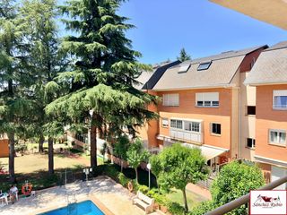 Pis en Avenida castillo olivares 6e. D�plex en torrelodones los bomberos