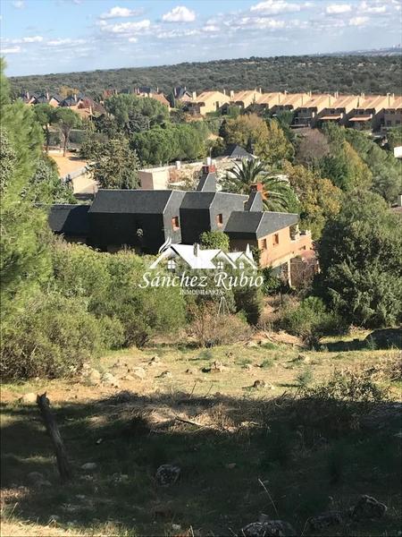 Foto 76d907bf-3154-4f1a-8ae8-86f4db58de41. Terreno residencial gran parcela en los peñascales en Torrelodones