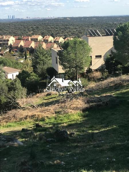 Foto 94f1ca6f-2bcf-4c93-b2ad-c12ba6a0b943. Terreno residencial gran parcela en los peñascales en Torrelodones