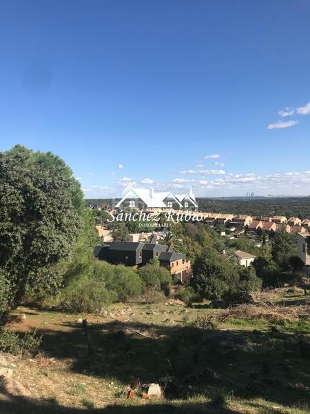 Foto f826ae66-9e24-4beb-80e1-b2117794f7b7. Terreno residencial gran parcela en los peñascales en Torrelodones