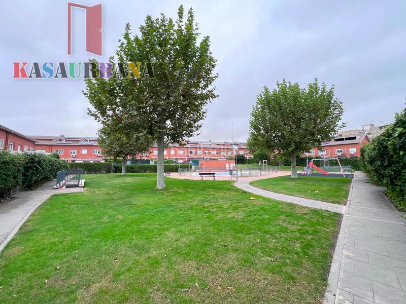 Foto f5550668-33d4-4cac-ba90-76961fa4f9b3. Semi detached house with heating parking pool in Centro Valdemoro