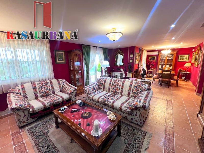 Foto 19fdb637-5c76-4d84-aa0c-85f30bea42d3. Chalet kasaurbana ofrece en venta chalet independiente en Chinchón