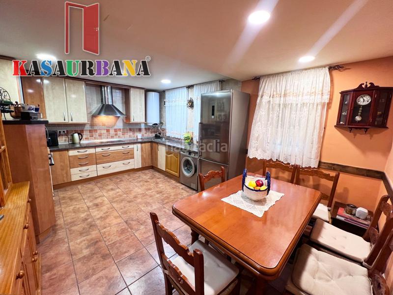 Foto 3ddeaa4f-050b-4a38-943e-255e5fc71208. Chalet kasaurbana ofrece en venta chalet independiente en Chinchón