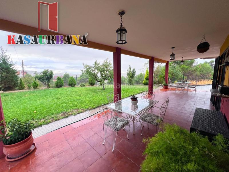 Foto a322bdca-8bfe-4d16-89d3-47d61a6f82e6. Chalet kasaurbana ofrece en venta chalet independiente en Chinchón