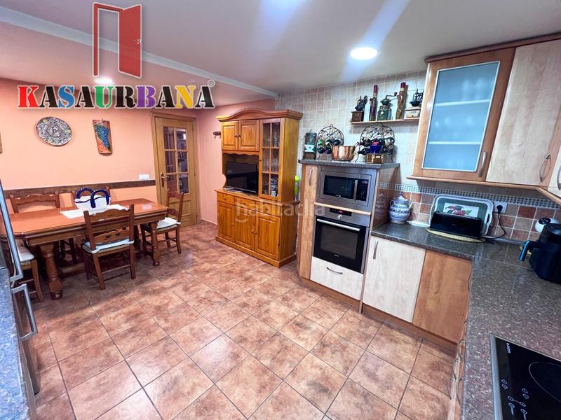 Foto c20a42c0-e9ba-474c-a210-c980ada8f396. Chalet kasaurbana ofrece en venta chalet independiente en Chinchón