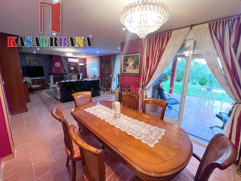 Foto c8200f4a-07f0-4e41-83c1-4e081c970b62. Chalet kasaurbana ofrece en venta chalet independiente en Chinchón