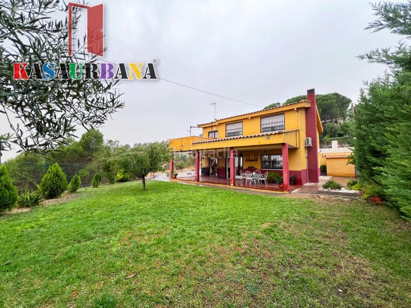 Foto f245a6d5-947b-485c-8f92-06e48f854980. Chalet kasaurbana ofrece en venta chalet independiente en Chinchón