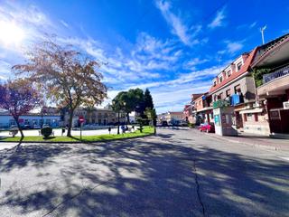 Casa adossada a Yeles. Kasaurbana ofrece en venta chalet en yeles