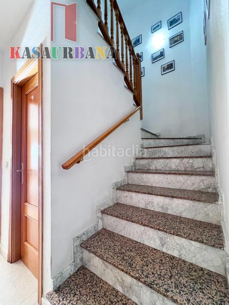 Foto e58b4dfa-1d12-4abd-abbe-62aaa97f5429. Semi detached house with heating parking pool in Yeles