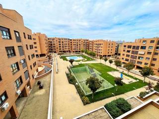 Appartement à Hospital. Kasaurbana ofrece en venta piso en valdemoro  zona hospital