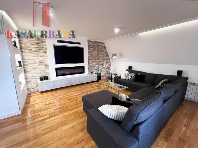 Foto f3ac40d8-e751-44c6-af0b-d3533e7f4a10. Dachwohnung mit heizung parking pool in El Quiñón Seseña