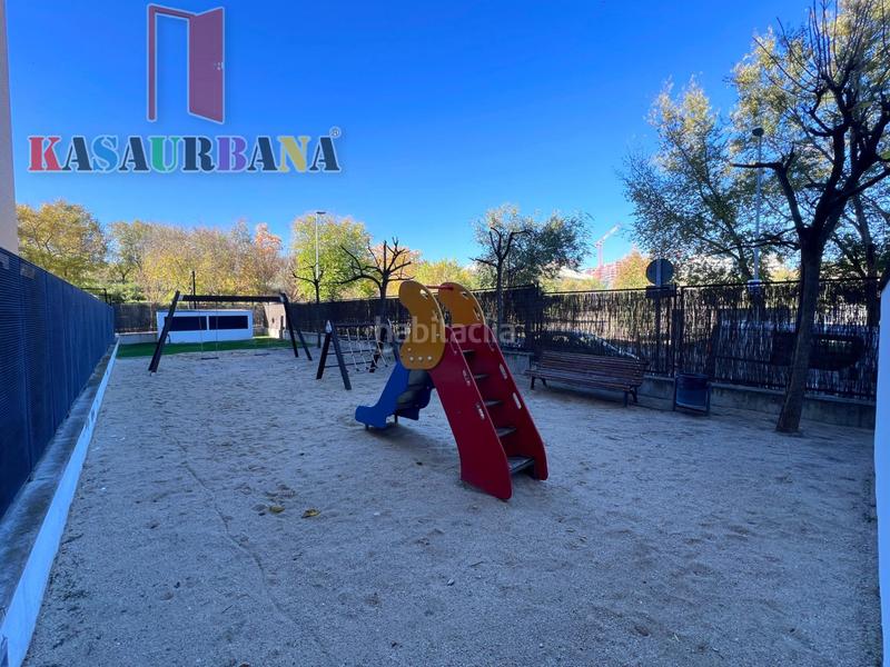 Foto b7f0cfca-3b10-41e7-82a0-b91fe8bdcd56. Flat with heating parking pool in Estación Valdemoro