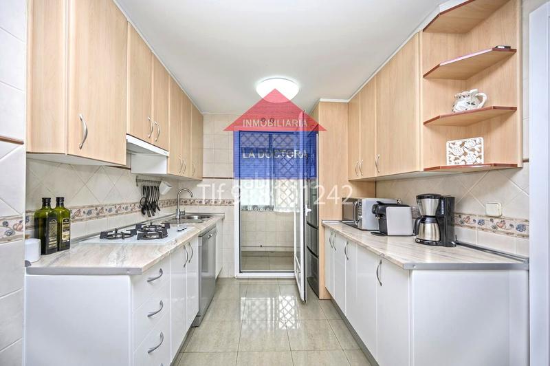 Foto 218d29b8-806f-4906-bcb2-cef8d237d90c. Casa adossada amb calefacció aparcament a Centro Navalcarnero