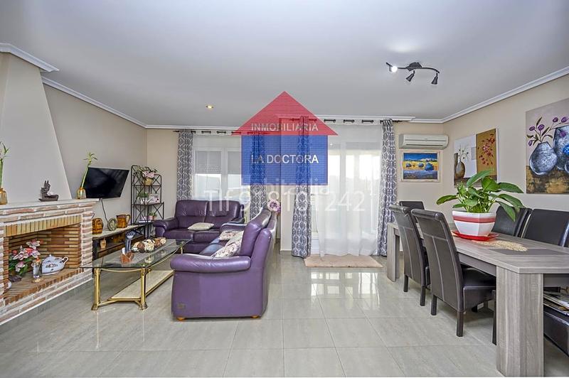 Foto 6169aeaf-243a-48ef-894c-596e302ce983. Casa adossada amb calefacció aparcament a Centro Navalcarnero