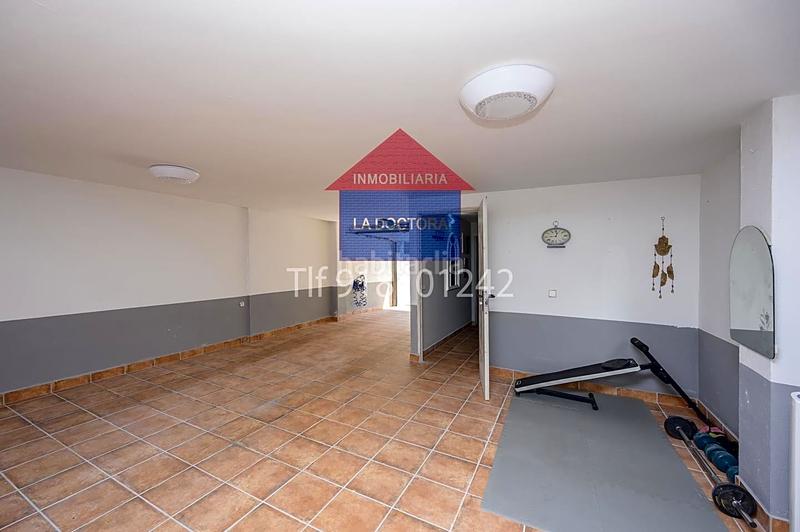 Foto eb0373d5-00b5-4858-9faa-fd56e82ac013. Casa adossada amb calefacció aparcament a Centro Navalcarnero