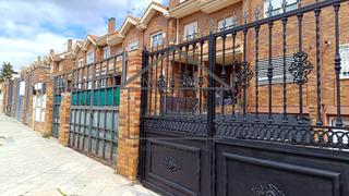Reihenhaus in Las Castañeras - Bulevar. Chalet adosado en las castañeras  bulevar