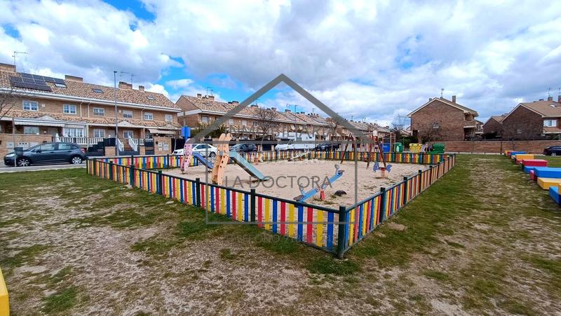 Foto 320882bc-3054-41fb-b01f-8d0adfddbfd3. Casa adosada chalet adosado en las castañeras bulevar en Arroyomolinos