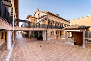 Piso  Italia. Duplex en el centro de navalcarnero!!