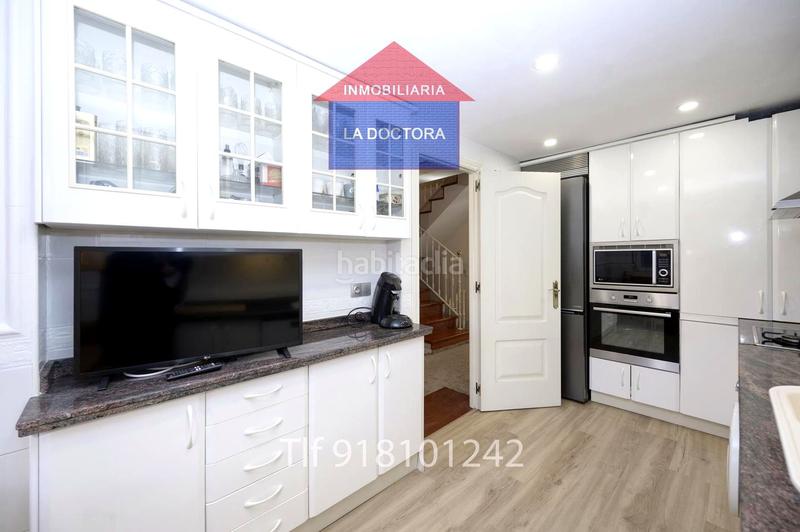 Foto b96cfe24-c540-47b0-b9d7-981b810a23b0. Maison jumelée avec chauffage piscine dans Estación Pozuelo de Alarcón