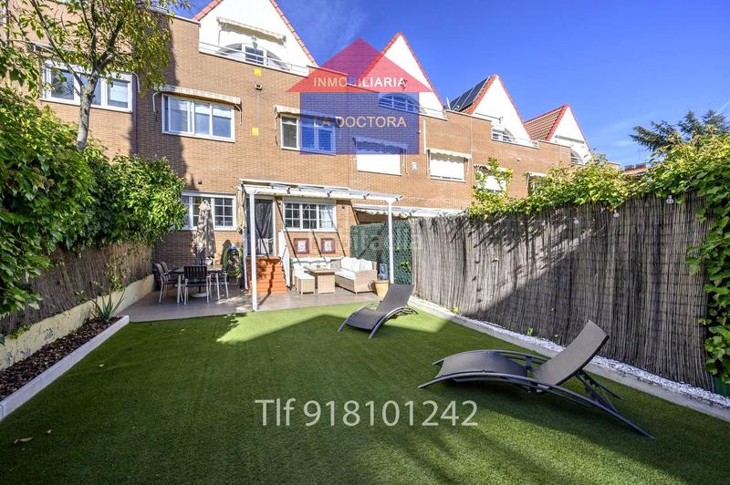 Foto c102cbea-8ca8-441f-8da8-6783acf07962. Maison jumelée avec chauffage piscine dans Estación Pozuelo de Alarcón