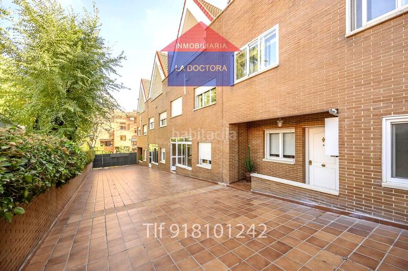 Foto e9bcbffb-2774-4a72-a8d9-7fe60c1fb954. Maison jumelée avec chauffage piscine dans Estación Pozuelo de Alarcón