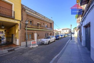 Casa a schiera  Calle de fidel borrajo. Casa de pueblo junto a la plaza de segovia!!