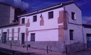 Masia a Casarrubios del Monte. Casa con solar en centro del pueblo ideal para construir viviend