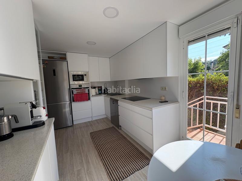 Foto 9a157f2e-3d85-43af-be0a-f4b218206cc4. Casa pareada precio chalet parado en El Bosque Villaviciosa de Odón
