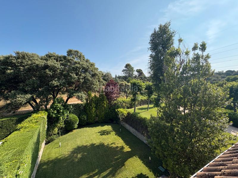 Foto e93f333a-2bf8-4e3c-bb7a-f325b2ea69df. Casa pareada precio chalet parado en El Bosque Villaviciosa de Odón