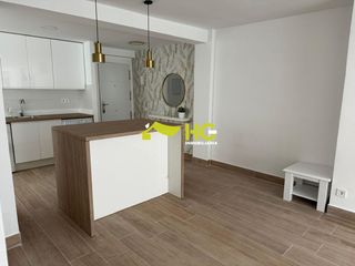 Miete Etagenwohnung in Zona Centro Joven. Piso en alquiler en centro urbano, 3 dormitorios.