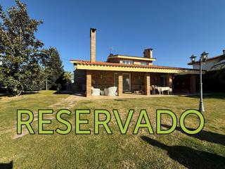Chalet à Castillo-Campodón. Chalet en venta en urbanización  campodon, 4 dormitorios.