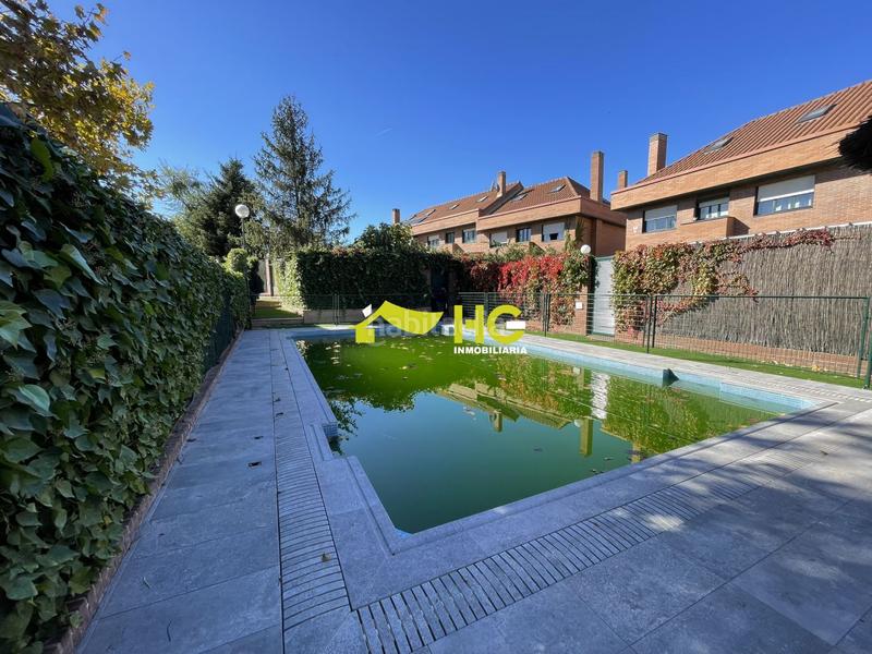 Foto 35c8fff6-a897-4434-8f45-49ab94fe637a. Casa adossada amb calefacció aparcament piscina a Villaviciosa de Odón
