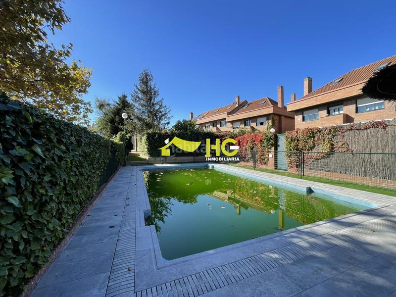 Foto 6170474f-06d8-4198-9dd3-311e9e1d7a46. Casa adossada amb calefacció aparcament piscina a Villaviciosa de Odón