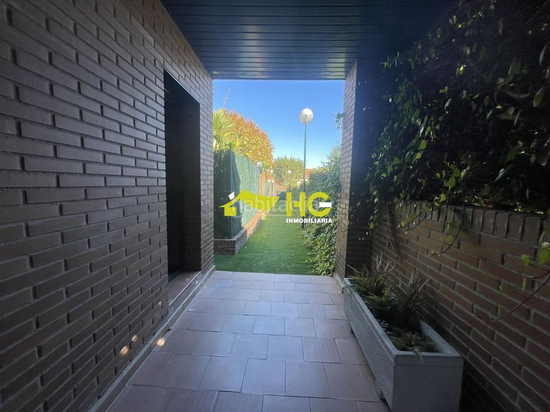 Foto 7b7e81d5-a917-4a91-baac-ef74f139ddee. Casa adossada amb calefacció aparcament piscina a Villaviciosa de Odón