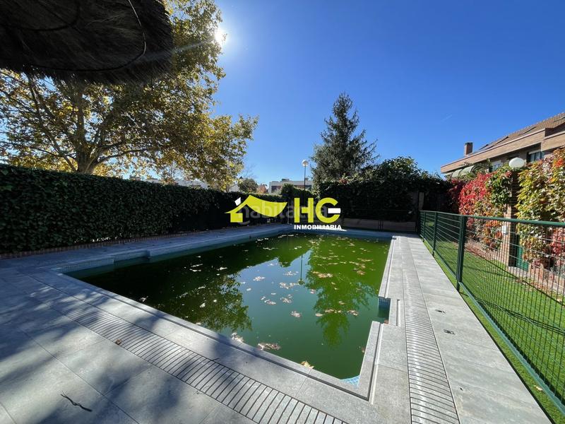 Foto f0f47369-4c03-4970-8765-76f56e3c86c0. Casa adossada amb calefacció aparcament piscina a Villaviciosa de Odón